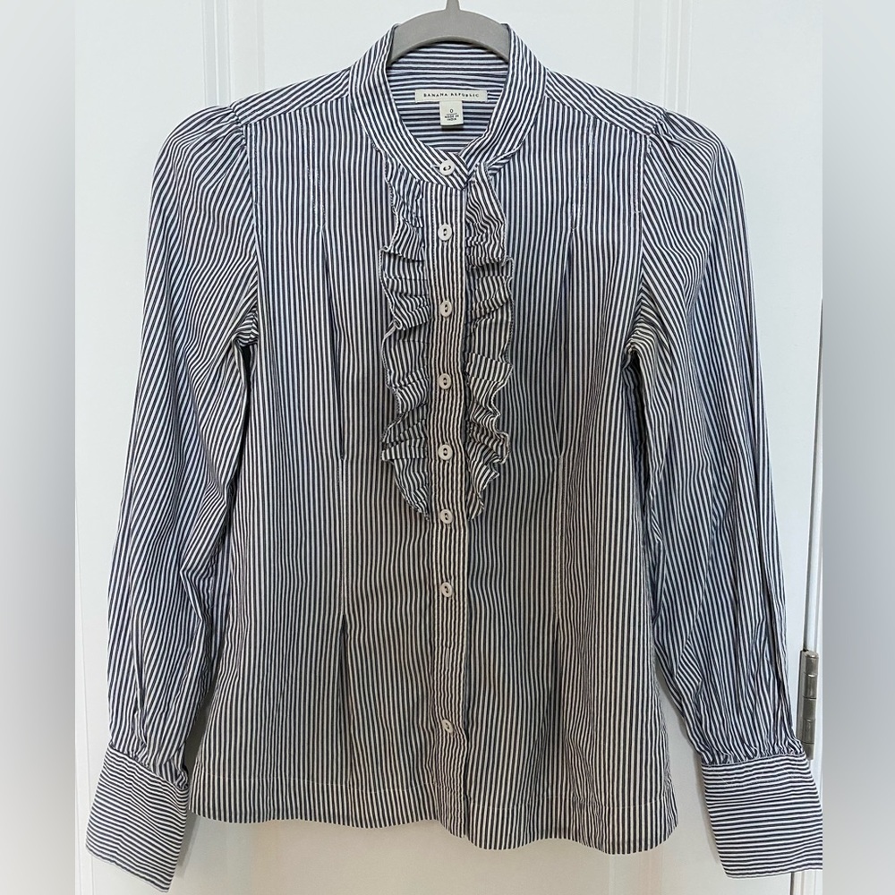 BANANA REPUBLIC | Striped Ruffled Front Button Down Long Sleeve Shirt | Size 0